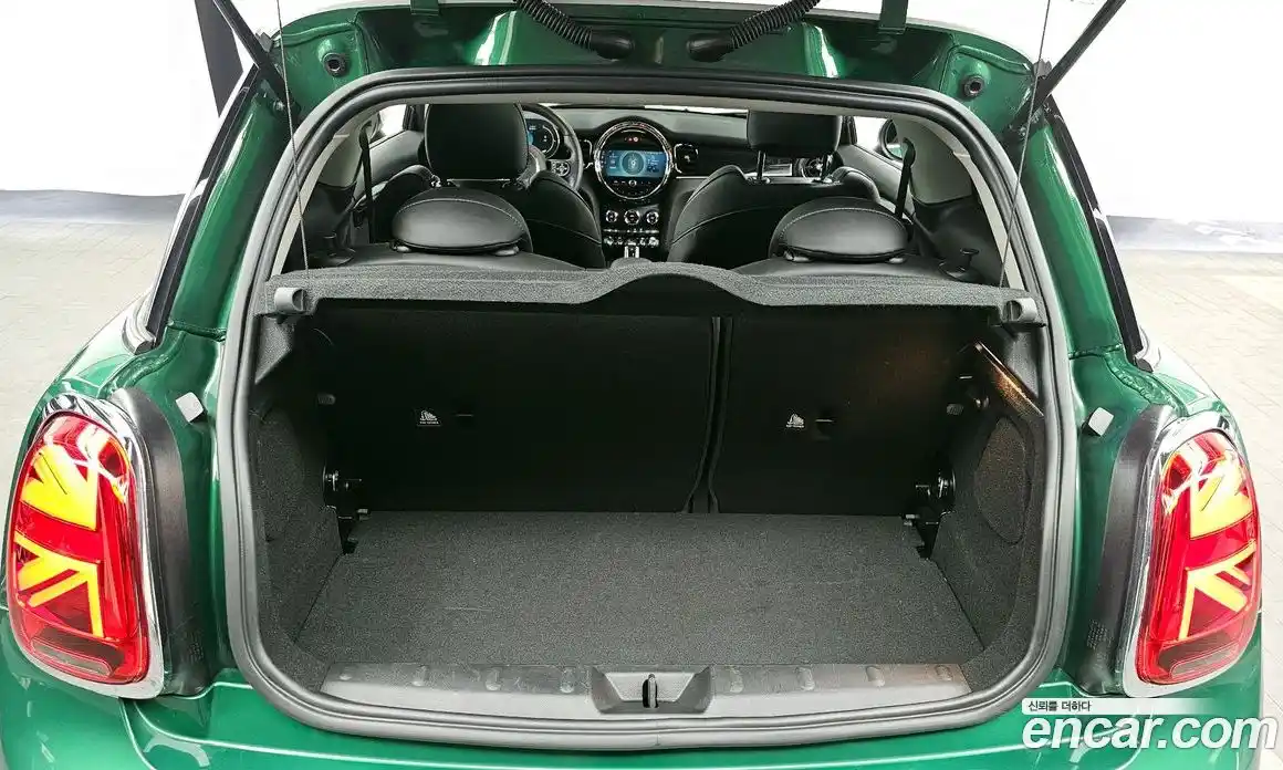 Mini Cooper 2023 1.5 Автомат в Москве № 471842, фото 20