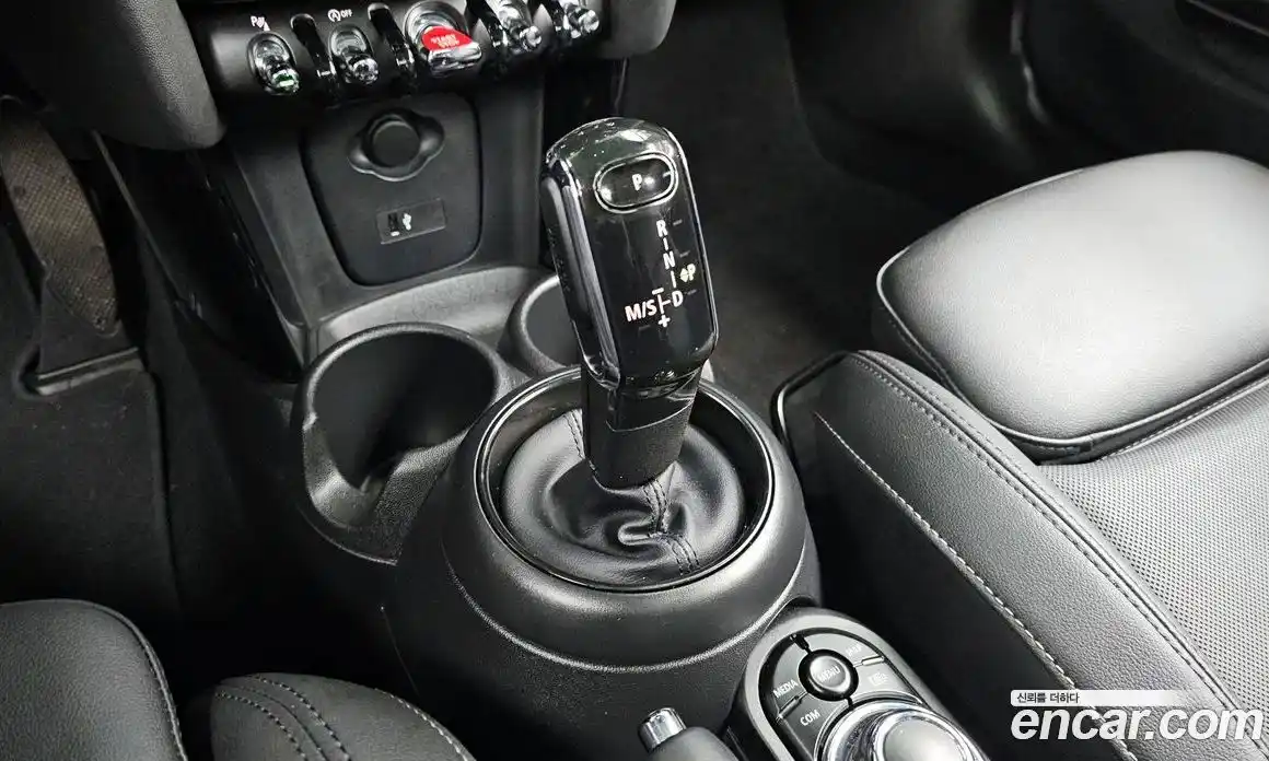 Mini Cooper 2023 1.5 Автомат в Москве № 471842, фото 9