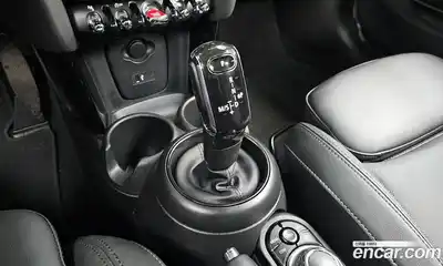 Mini Cooper 2023 1.5 Автомат в Москве № 471842, миниатюра 9