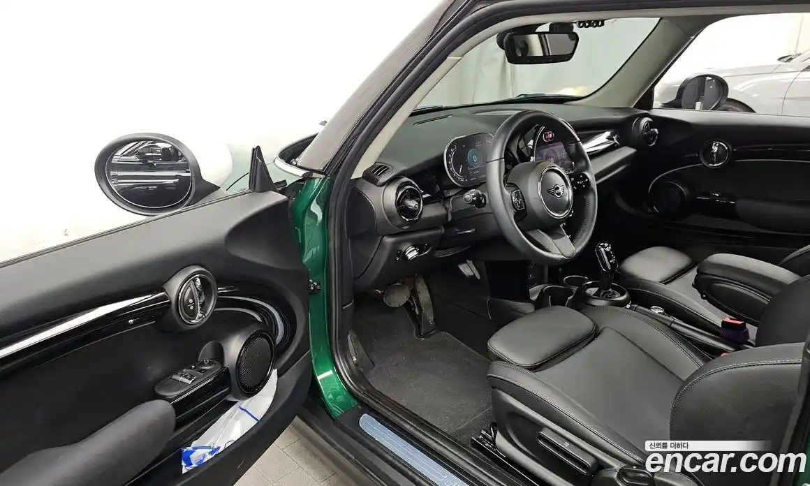 Mini Cooper 2023 1.5 Автомат в Москве № 471842, фото 10