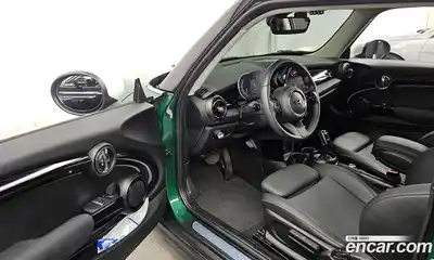 Mini Cooper 2023 1.5 Автомат в Москве № 471842, миниатюра 10