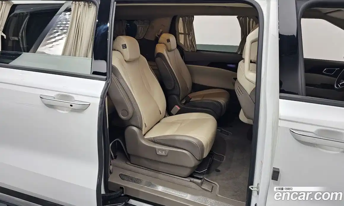 Kia Canival 2023 3.5 Автомат в Москве № 52571, фото 12