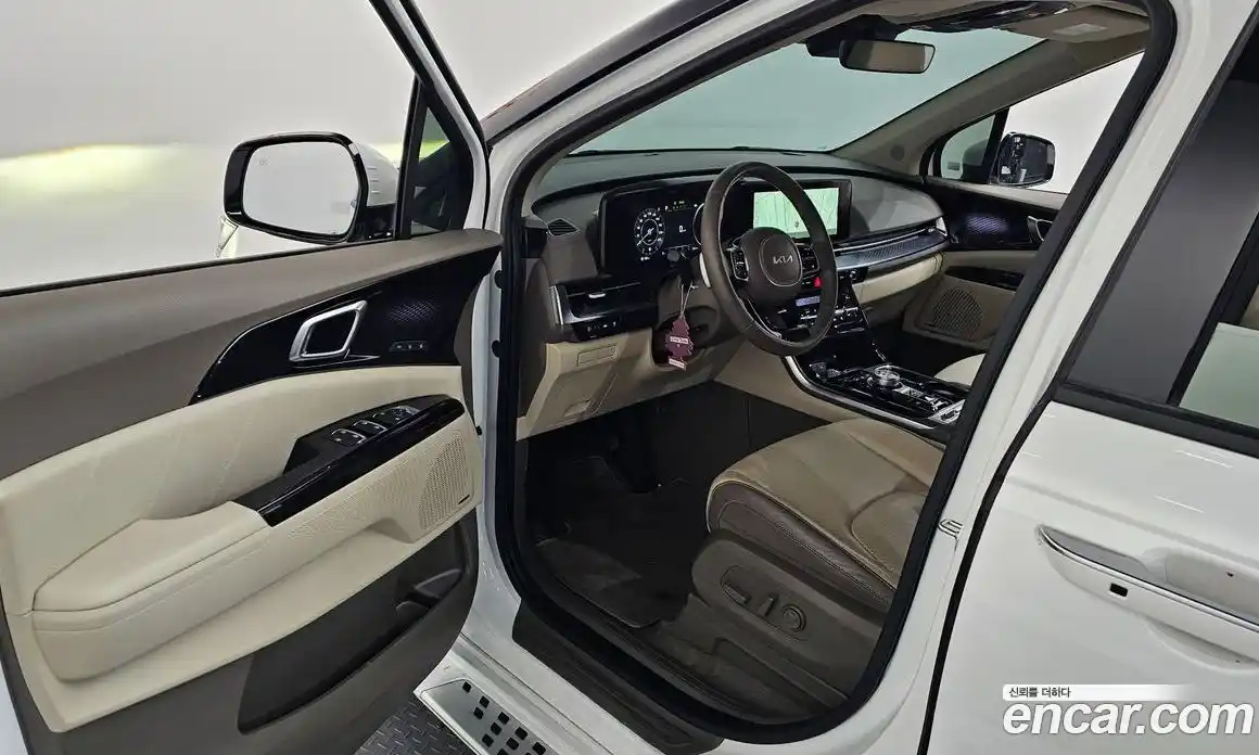 Kia Canival 2023 3.5 Автомат в Москве № 52571, фото 18