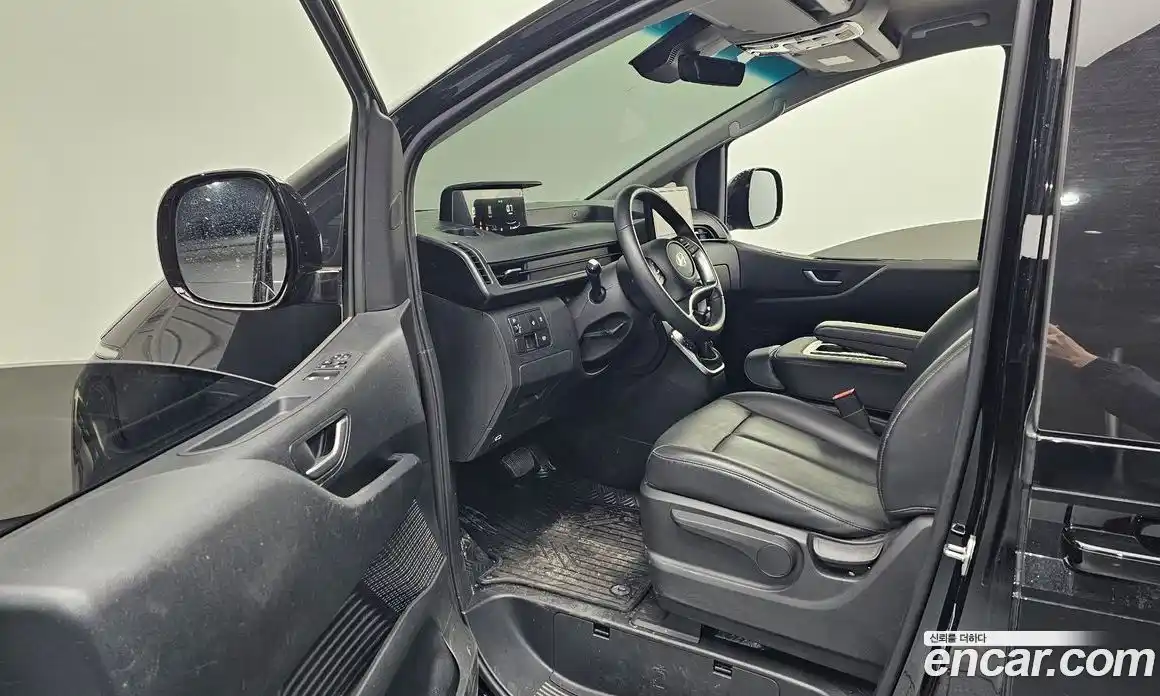 Hyundai Staria 2025 3.5 Автомат в Москве № 107910, фото 8