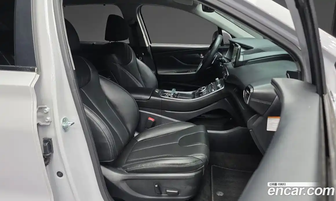 Hyundai Santa Fe 2022 1.6 Автомат в Москве № 109088, фото 11