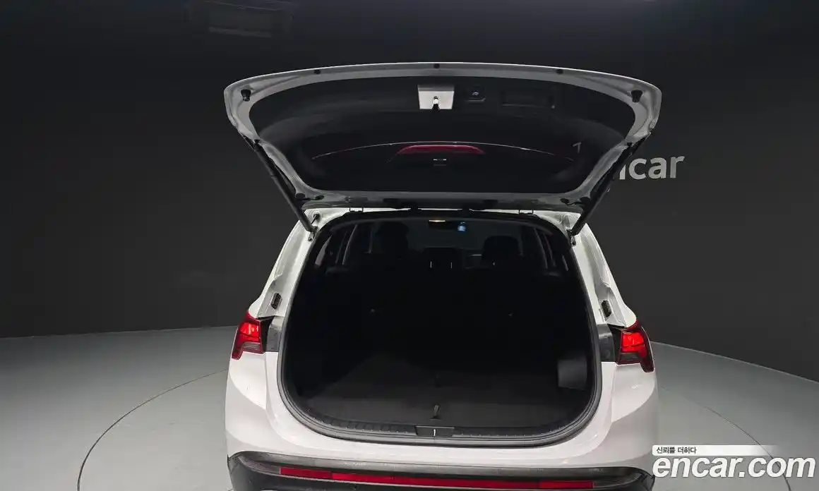 Hyundai Santa Fe 2022 1.6 Автомат в Москве № 109088, фото 6