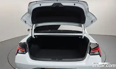 Hyundai Avante 2022 1.6 Автомат в Москве № 112948, миниатюра 4