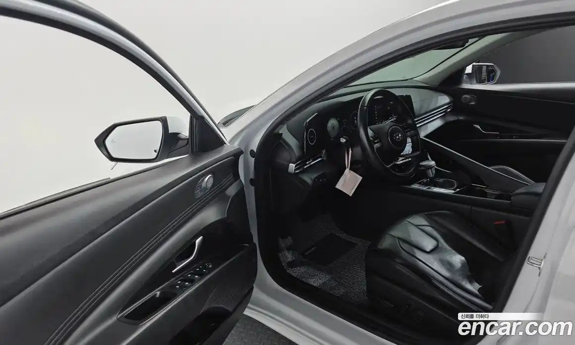 Hyundai Avante 2022 1.6 Автомат в Москве № 112948, фото 7