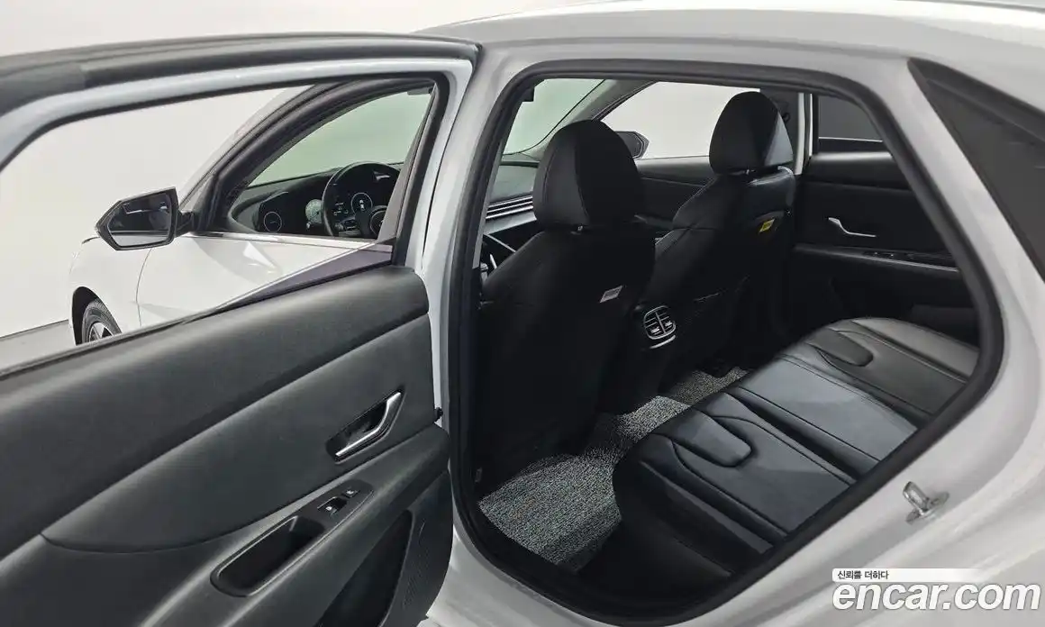 Hyundai Avante 2022 1.6 Автомат в Москве № 112948, фото 10