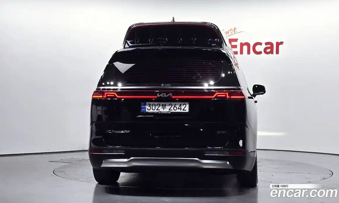 Kia Canival 2023 3.5 Автомат в Москве № 121580, фото 17