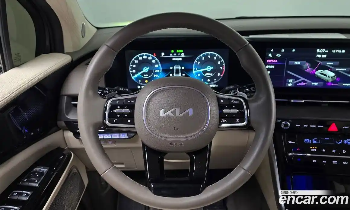 Kia Canival 2023 3.5 Автомат в Москве № 121580, фото 9