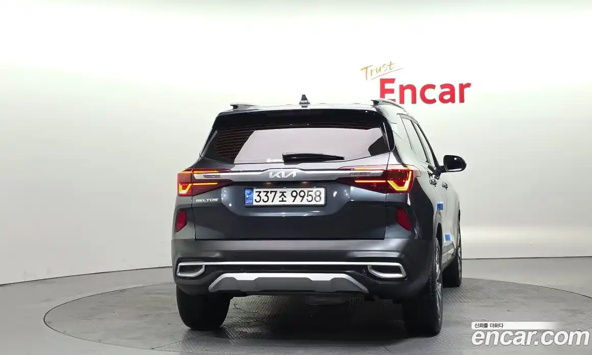 Kia Seltos 2022 1.6 Автомат в Москве № 122037, фото 5