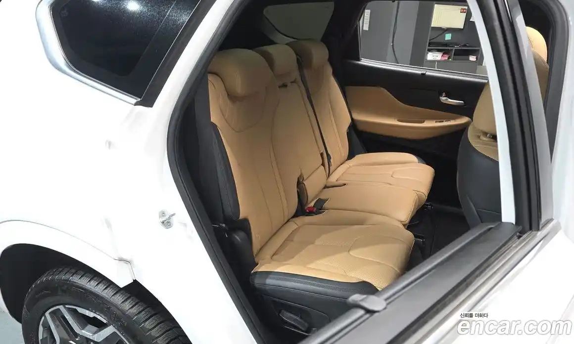 Hyundai Santa Fe 2022 1.6 Автомат в Москве № 124951, фото 20