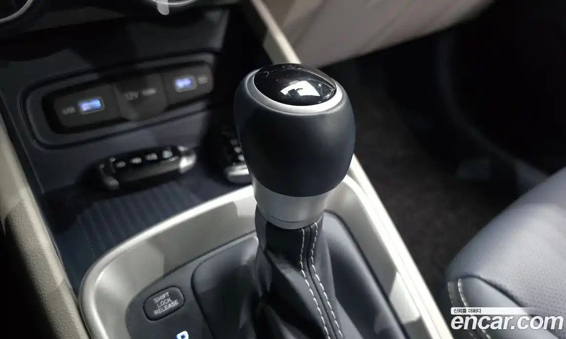 Hyundai Venue 2022 1.6 Автомат в Москве № 125524, фото 13