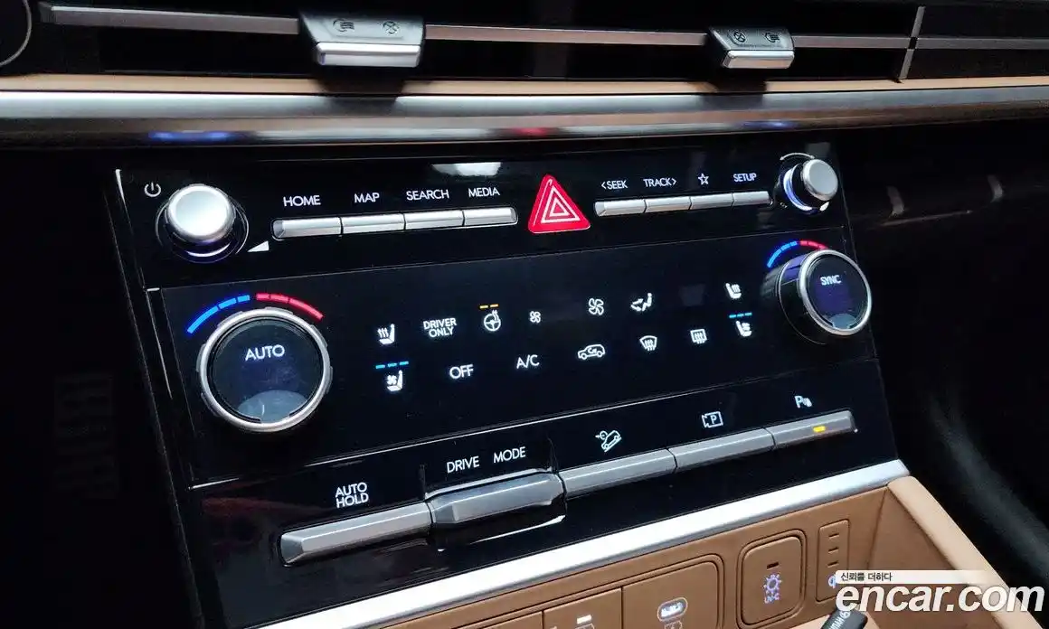 Hyundai Santa Fe 2025 1.6 Автомат в Москве № 129755, фото 19