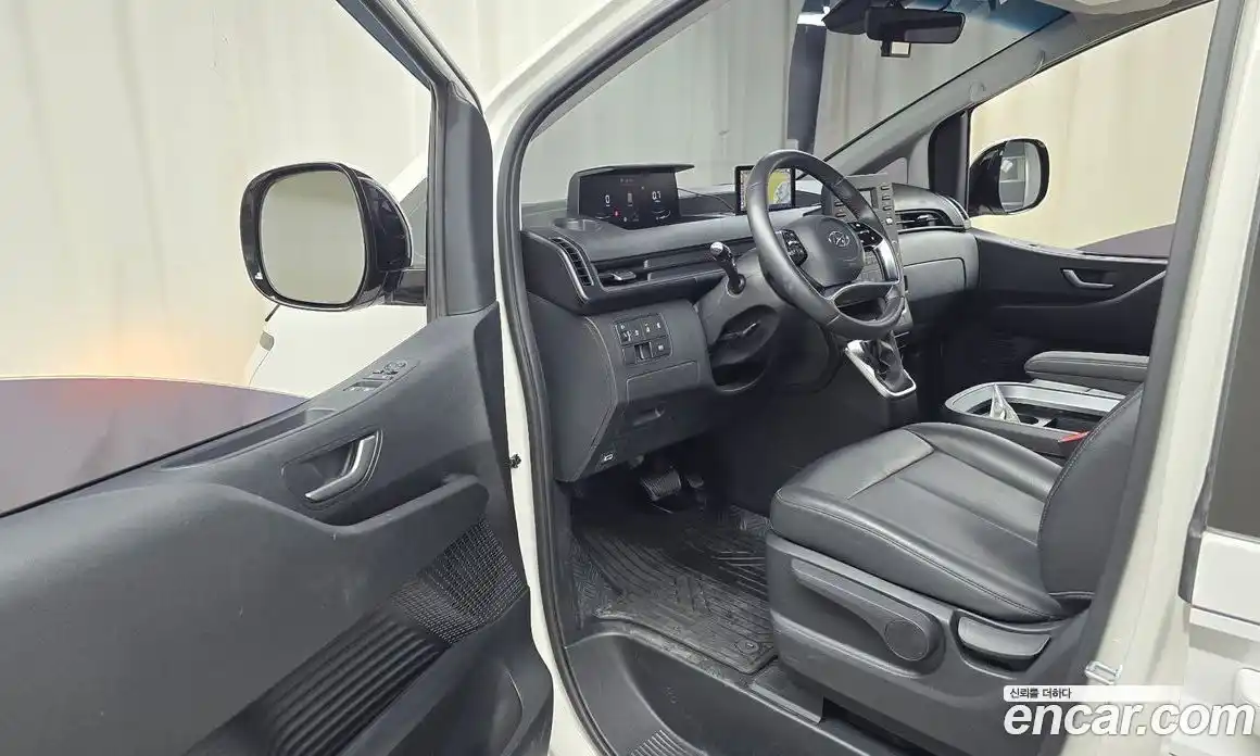 Hyundai Staria 2022 2.2 Автомат в Москве № 129831, фото 3