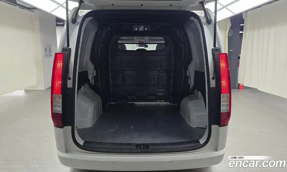 Hyundai Staria 2022 2.2 Автомат в Москве № 129831, фото 4