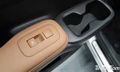 Hyundai Santa Fe 2025 1.6 Автомат в Москве № 130742, миниатюра 7