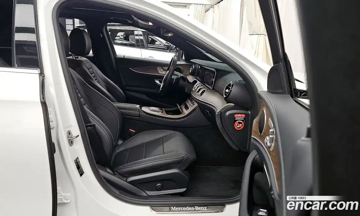 Mercedes-Benz E-Class 2023 2.0 Автомат в Москве № 140301, фото 4