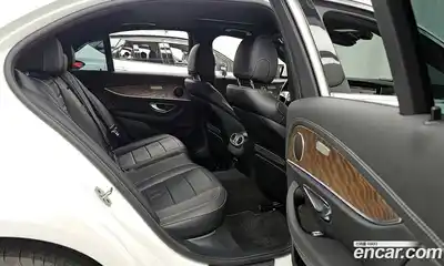 Mercedes-Benz E-Class 2023 2.0 Автомат в Москве № 140301, миниатюра 8