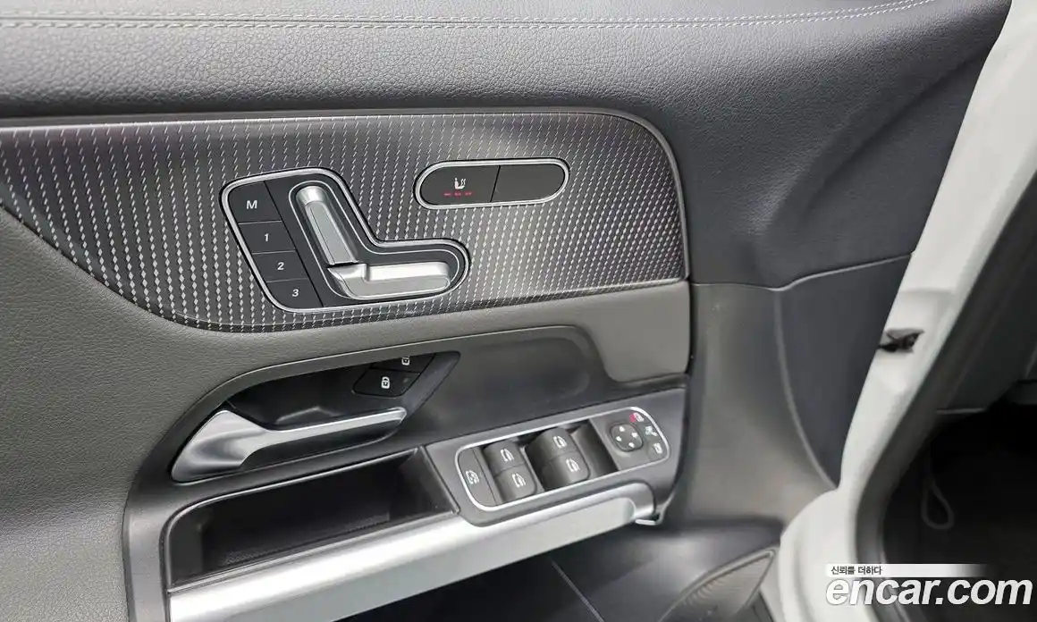 Mercedes-Benz EQB 2023 0.2 Автомат в Москве № 141404, фото 3