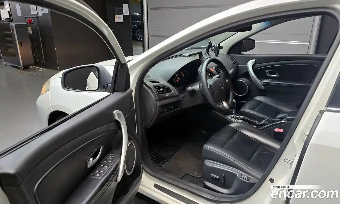 Renault SM3 2011 1.6 Автомат в Москве № 149861, фото 16