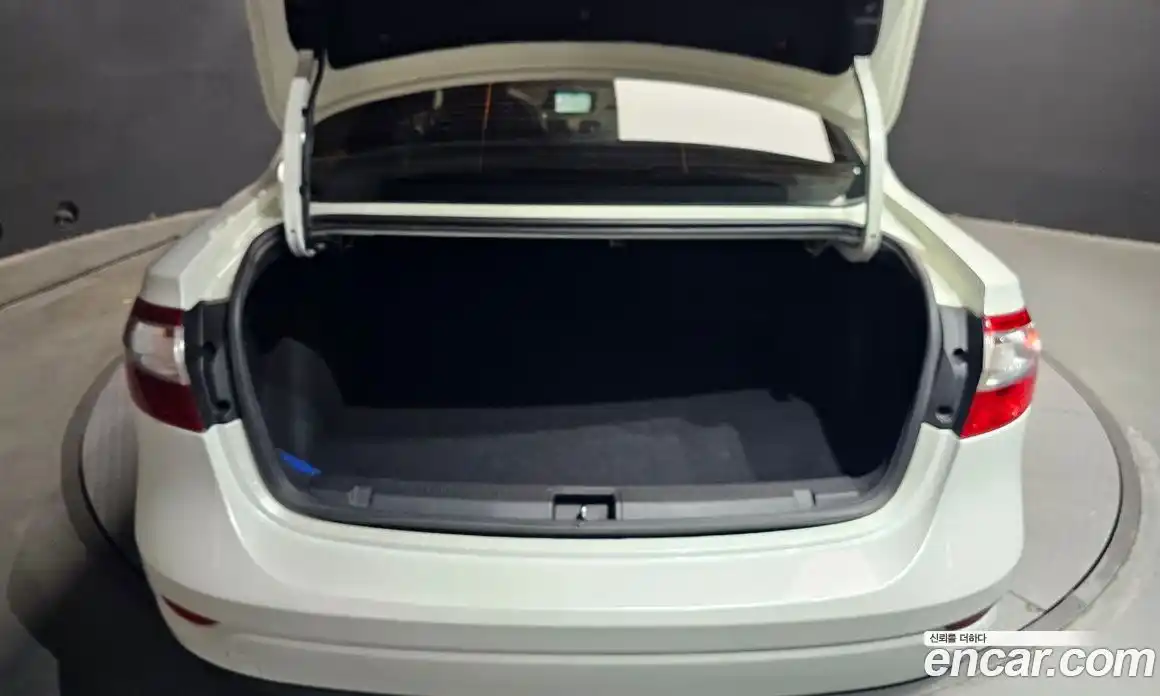 Renault SM3 2011 1.6 Автомат в Москве № 149861, фото 19