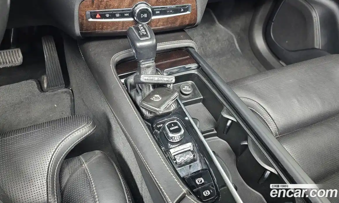 Volvo XC90 2017 2.0 Автомат в Москве № 164549, фото 14