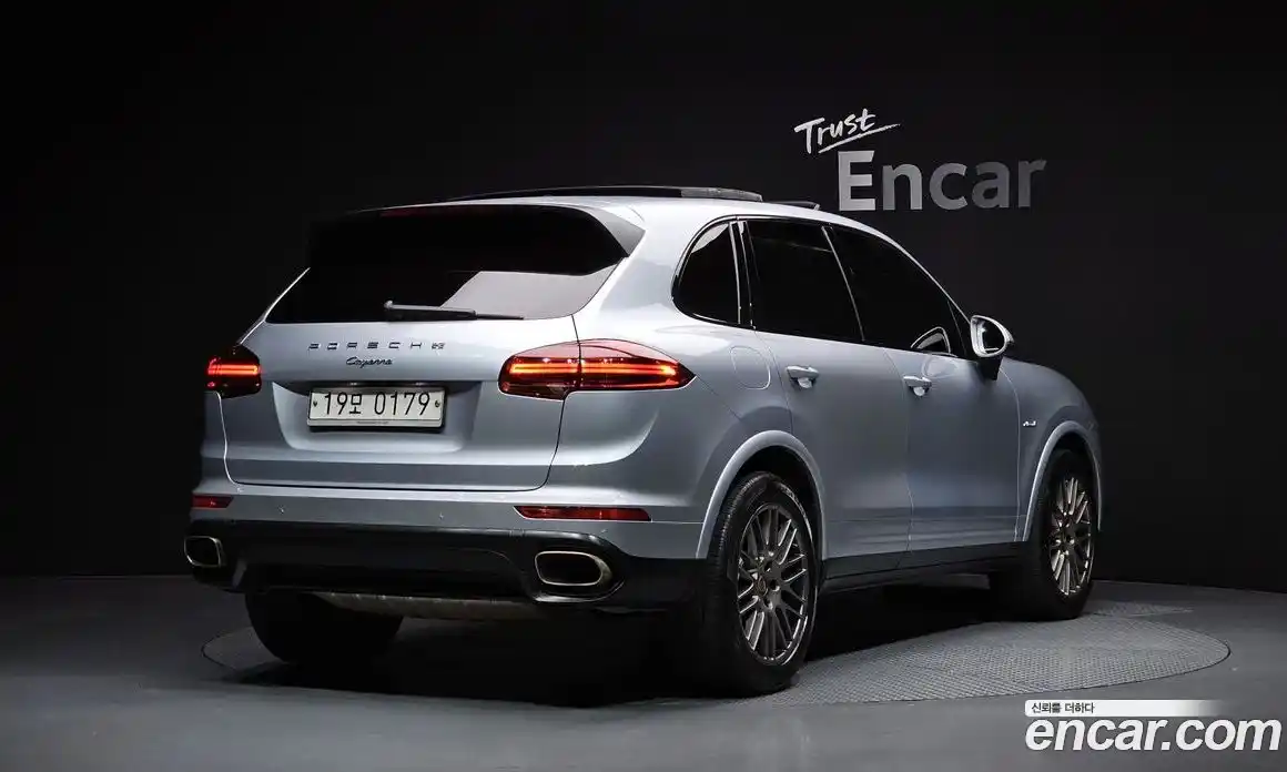 Porsche Cayenne 2017 3.0 Автомат в Москве № 165596, фото 2