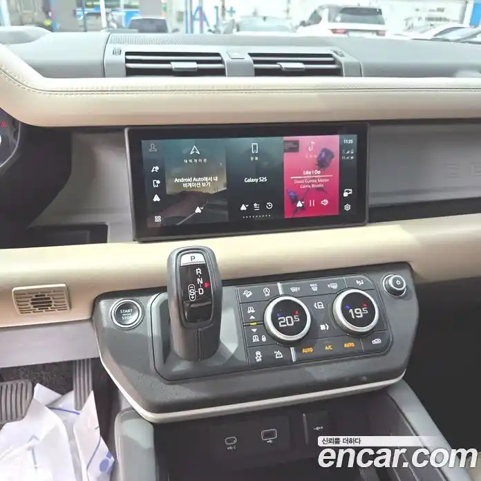 Land Rover Defender 2022 3.0 Автомат в Москве № 166356, фото 9