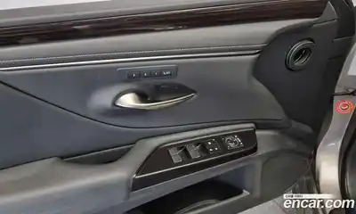 Lexus ES 2019 2.5 Автомат в Москве № 168308, миниатюра 11