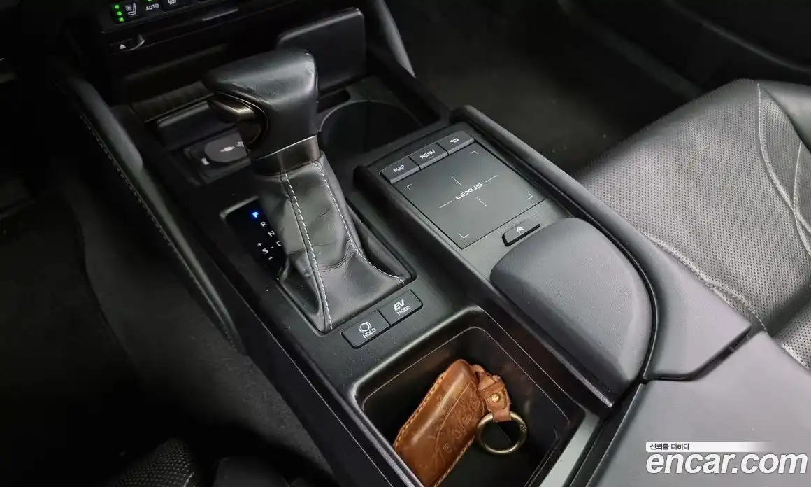 Lexus ES 2019 2.5 Автомат в Москве № 168308, фото 15