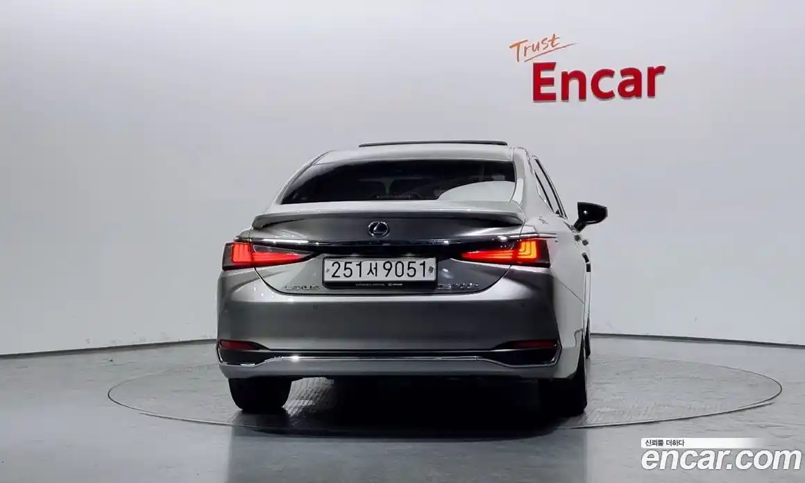 Lexus ES 2019 2.5 Автомат в Москве № 168308, фото 18