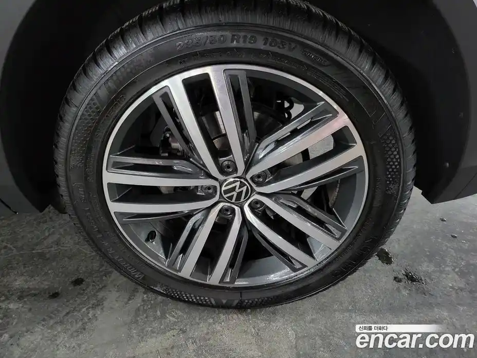 Volkswagen Tiguan 2022 2.0 Автомат в Москве № 168438, фото 19