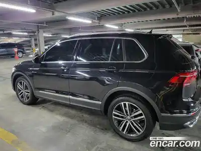 Volkswagen Tiguan 2022 2.0 Автомат в Москве № 168438, миниатюра 2