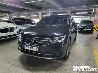 Volkswagen Tiguan 2022 2.0 Автомат в Москве № 168438, миниатюра 3