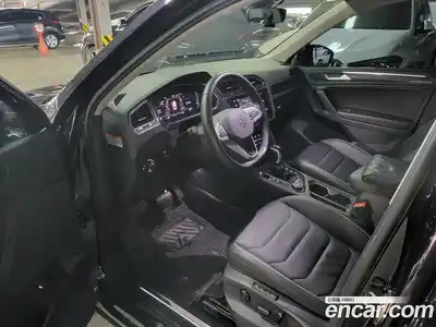 Volkswagen Tiguan 2022 2.0 Автомат в Москве № 168438, миниатюра 6