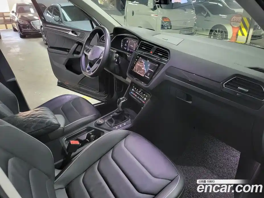 Volkswagen Tiguan 2022 2.0 Автомат в Москве № 168438, фото 8