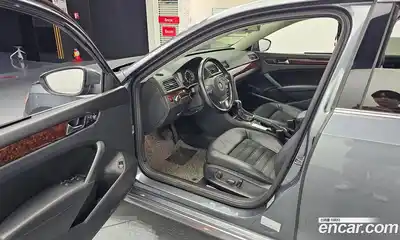 Volkswagen Passat 2013 2.5 Автомат в Москве № 168955, миниатюра 11