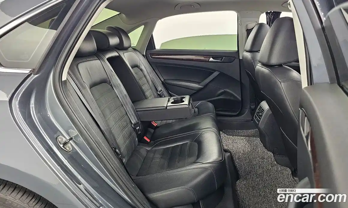 Volkswagen Passat 2013 2.5 Автомат в Москве № 168955, фото 13