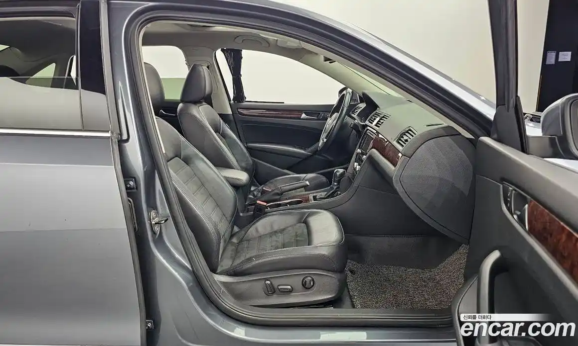 Volkswagen Passat 2013 2.5 Автомат в Москве № 168955, фото 16