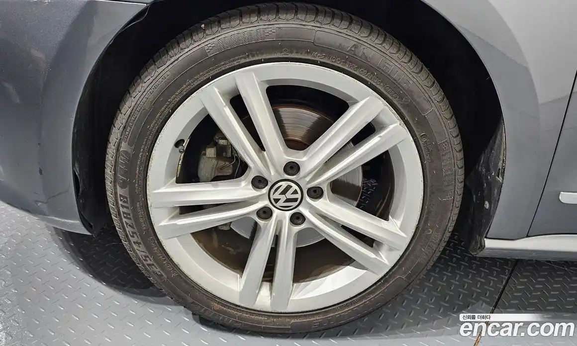 Volkswagen Passat 2013 2.5 Автомат в Москве № 168955, фото 19