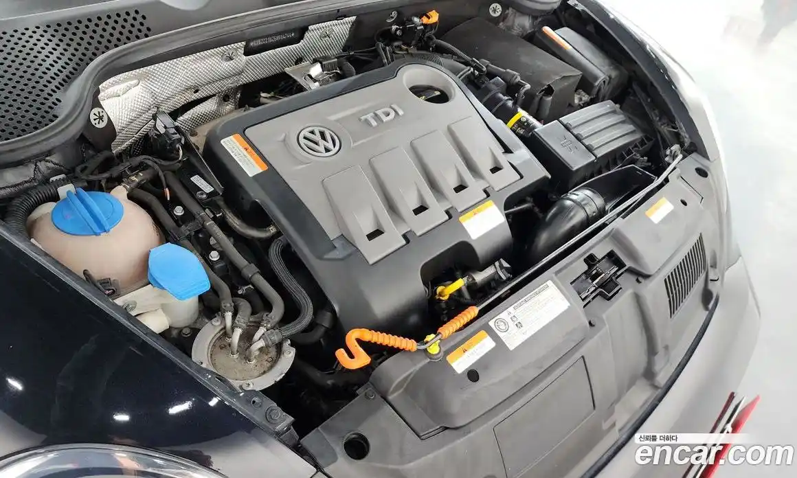 Volkswagen Beatle 2014 2.0 Автомат в Москве № 168997, фото 12