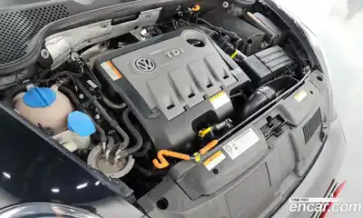 Volkswagen Beatle 2014 2.0 Автомат в Москве № 168997, миниатюра 12