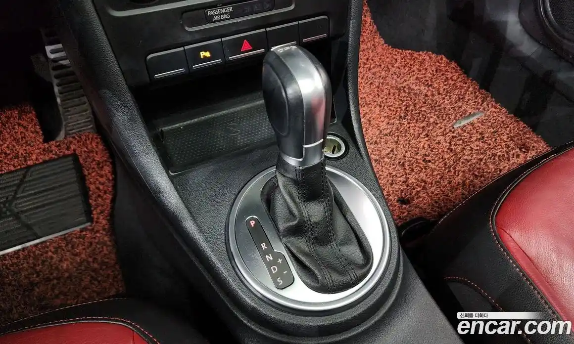 Volkswagen Beatle 2014 2.0 Автомат в Москве № 168997, фото 19