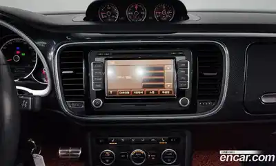 Volkswagen Beatle 2014 2.0 Автомат в Москве № 168997, миниатюра 3