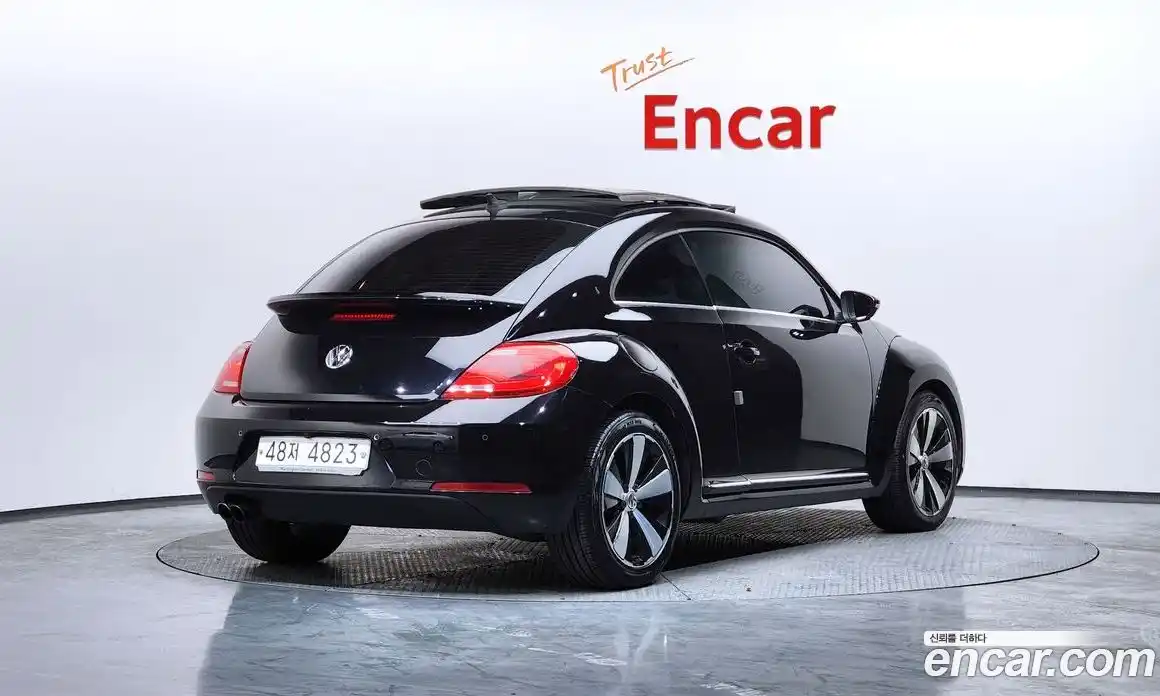 Volkswagen Beatle 2014 2.0 Автомат в Москве № 168997, фото 7