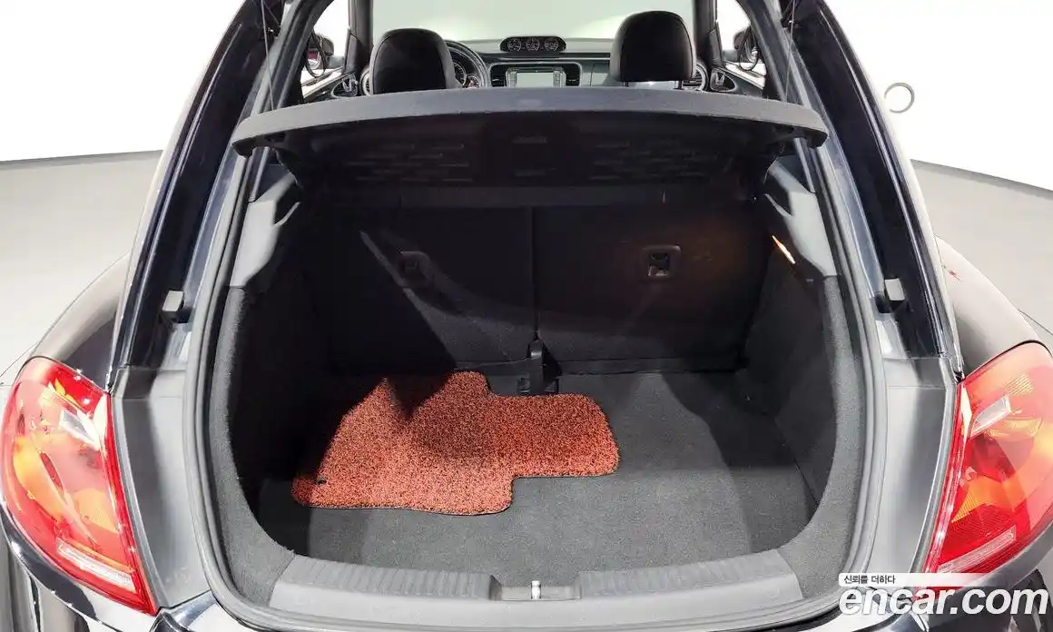 Volkswagen Beatle 2014 2.0 Автомат в Москве № 168997, фото 10