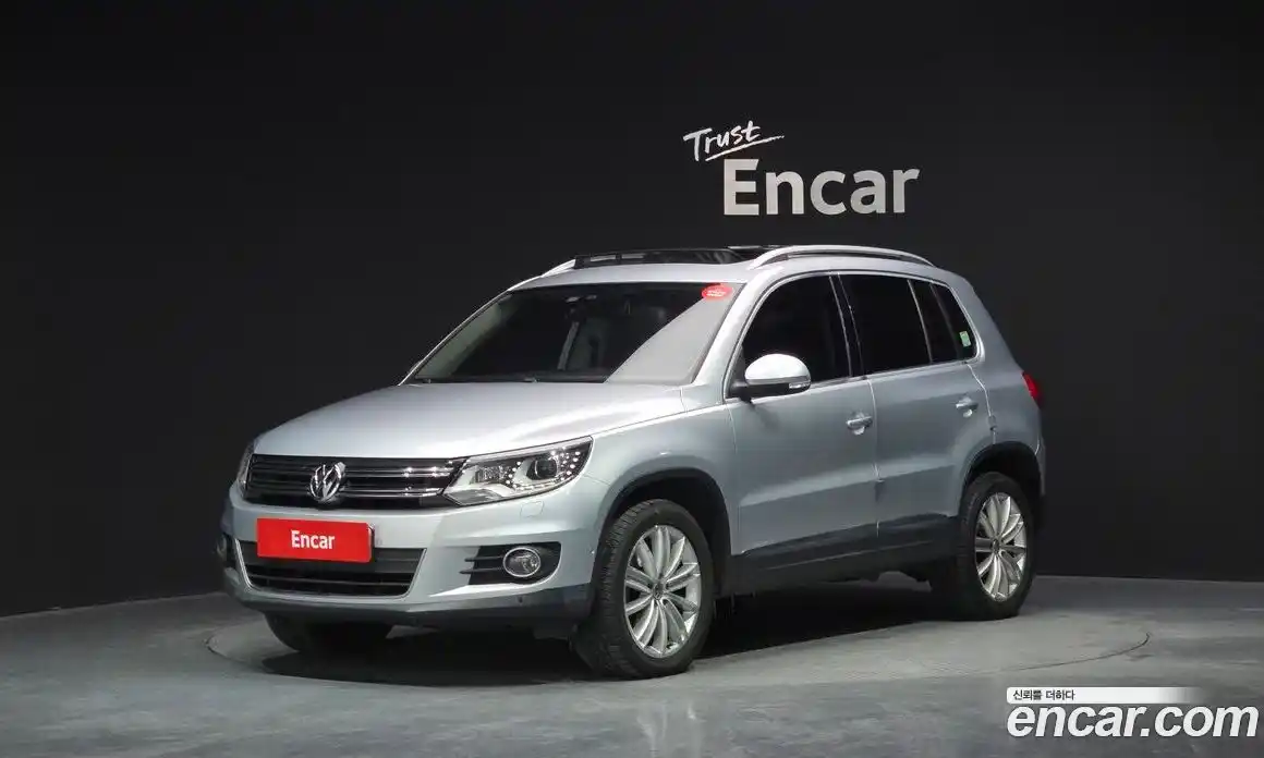 Volkswagen Tiguan 2013 2.0 Автомат в Москве № 169101, фото 1