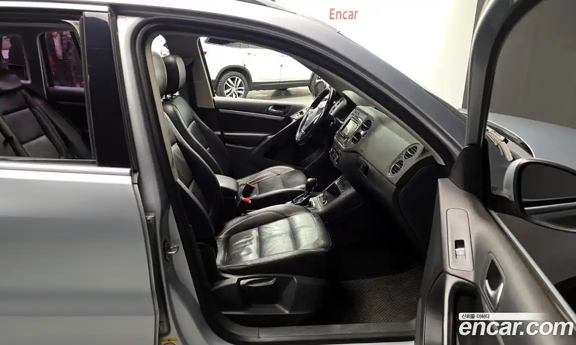 Volkswagen Tiguan 2013 2.0 Автомат в Москве № 169101, фото 12